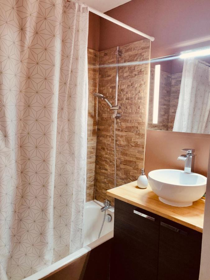 Mandelieu Grand Studio Avec Piscine Et Proche De La Mer Εξωτερικό φωτογραφία