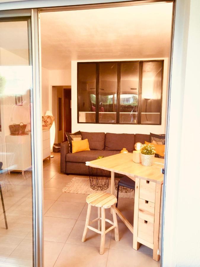 Mandelieu Grand Studio Avec Piscine Et Proche De La Mer Εξωτερικό φωτογραφία